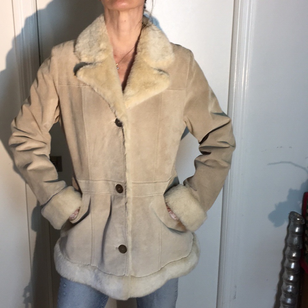 🚫SOLD🚫 VGT 1970s 100% Leather Suede Fur Coat - Picture 4 of 8